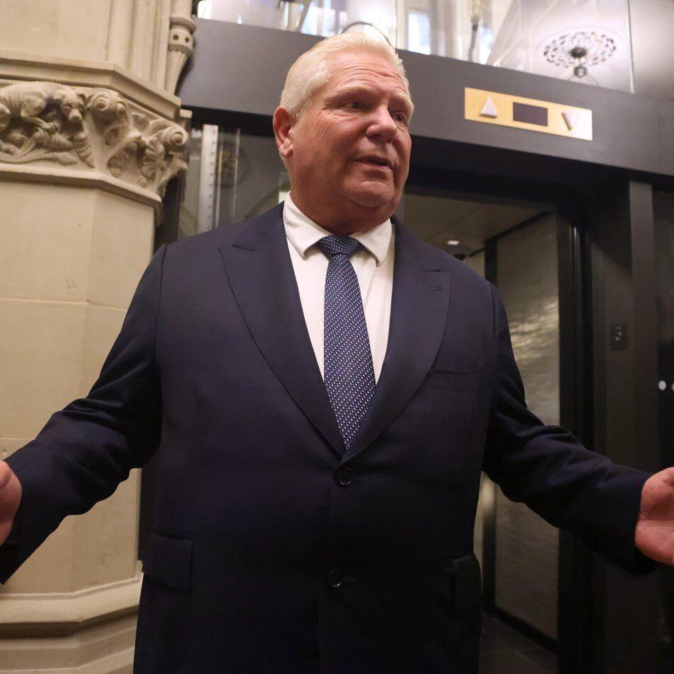 Ford says federal, provincial public servants should work in the office 5 days a week